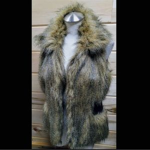 Romeo & Juliet Couture Fur Vest / M
